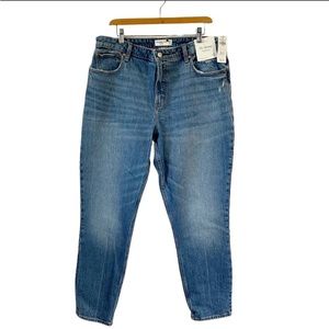 Abercrombie & Fitch NWT Size 16/33 Curve 
Love The Skinny High Rise Jeans